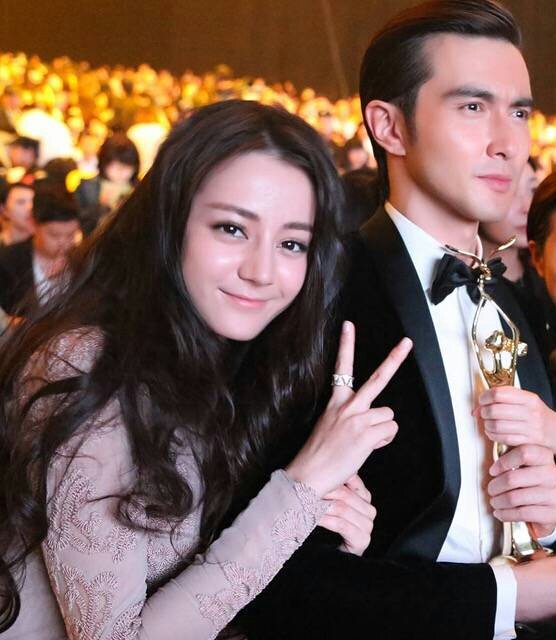 GRcpTHbyNgor's tweet photo. ช่วงเวลาดีๆ
คุณและคุณเท่านั้น เหมาะสมมากๆ
ทุกวันนี้ลุ้นประกาศแต่ง หนักกว่าลุ้นรางวัลที่หนึ่งอีกค่ะ อ๋อย เงาะใจบางๆ
เป็นเซตรูปที่ดูยังไงก็ไม่เบื่อเลย..จริงๆค่ะ
หน้าก็คล้ายๆกันเนาะพ่อคุณแม่คุณ
#เกาเหว่ยกวงตี๋ลี่เร่อปา
นั่งกันห้านเหมือนมากันสองคนฮอลล
งานนี้ไม่มโนไม่ใช่เงาะค่ะ ฮิ้วว https://t.co/N0bJ0isiGa
