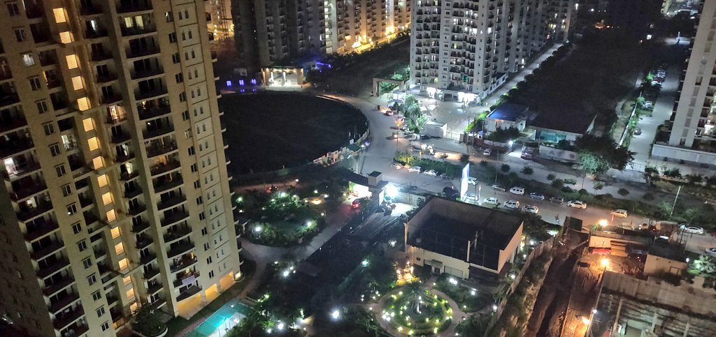 twarunesh's tweet image. @rituias2003 @CeoNoida @noida_authority @PankajSingh_in @PankajSinghBJP This is the main round about of #Sector75 which is always engulfed in darkness. A high mast light pole is the need of this hour at this spot. Kindly help with the same. @Sect75N @sec75noida #battijalao #noida