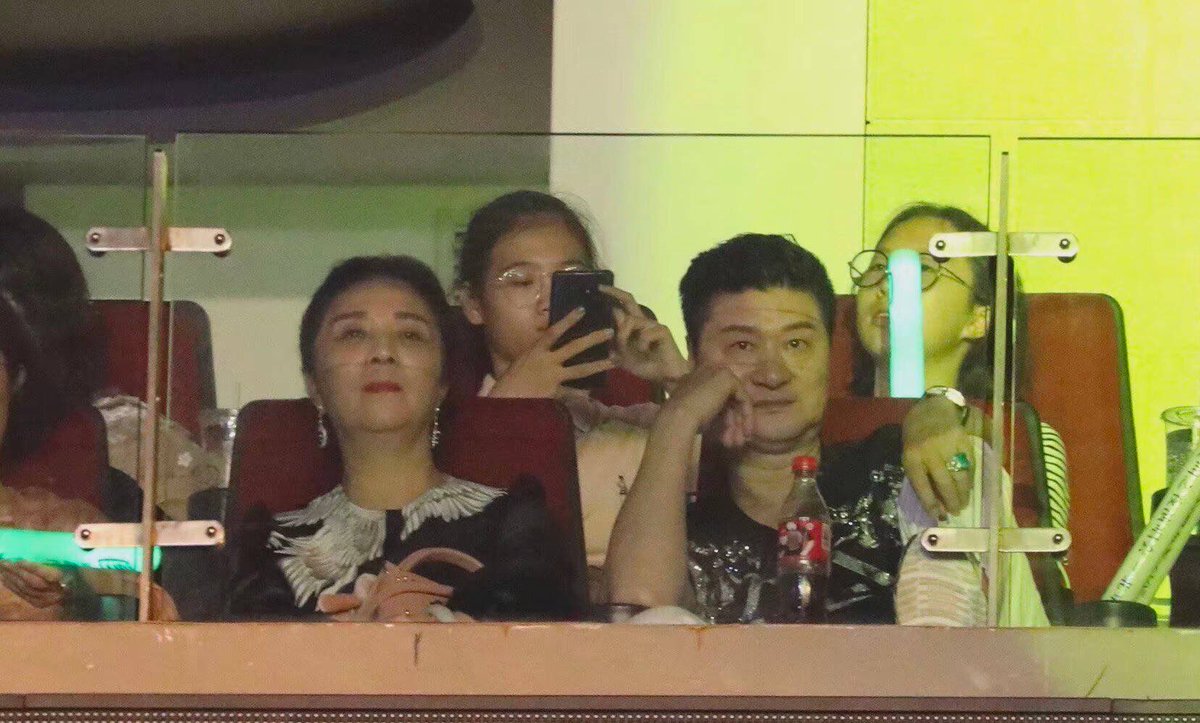 aininepercent's tweet photo. FCC’s mama and baba watching his son 😍
#FanChengcheng #AdamFan #Fuxixi #范丞丞 #LikeAFan #NinePercent #NPC #Nines #ToTheNines #IdolProducer #Cpop https://t.co/DatWS9kfuG