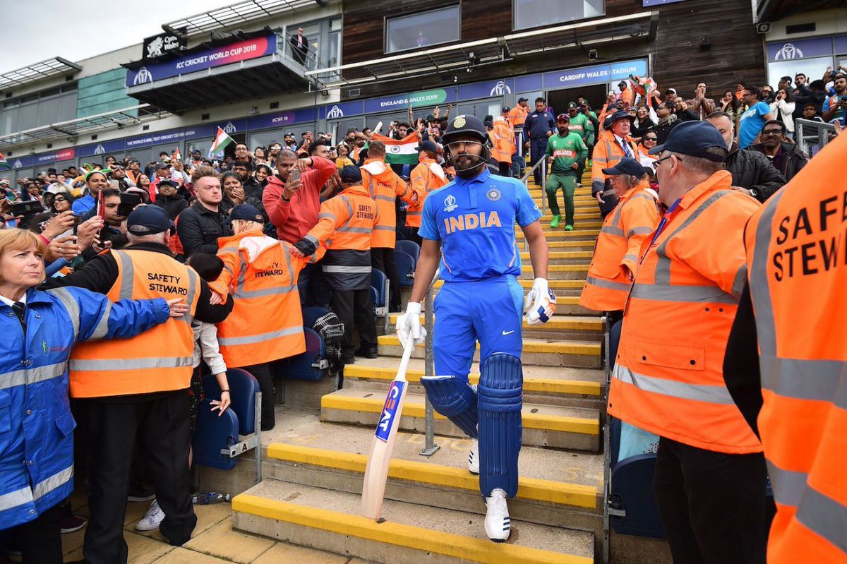 cric_bets's tweet photo. Congratulations @ImRo45 👌
☑️ 17th T20s Fifty ,
☑️Most T20s Sixes , 

RT 🔁 for King 👑.
#WIvsInd https://t.co/qzJ9i7Nuoz