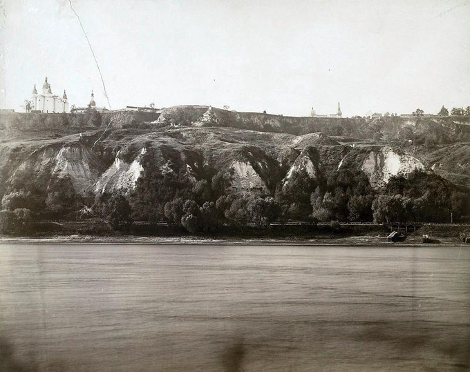 Киев 1875. Никольский собор и ротонда на Аскольдовой могиле. Фото Киева