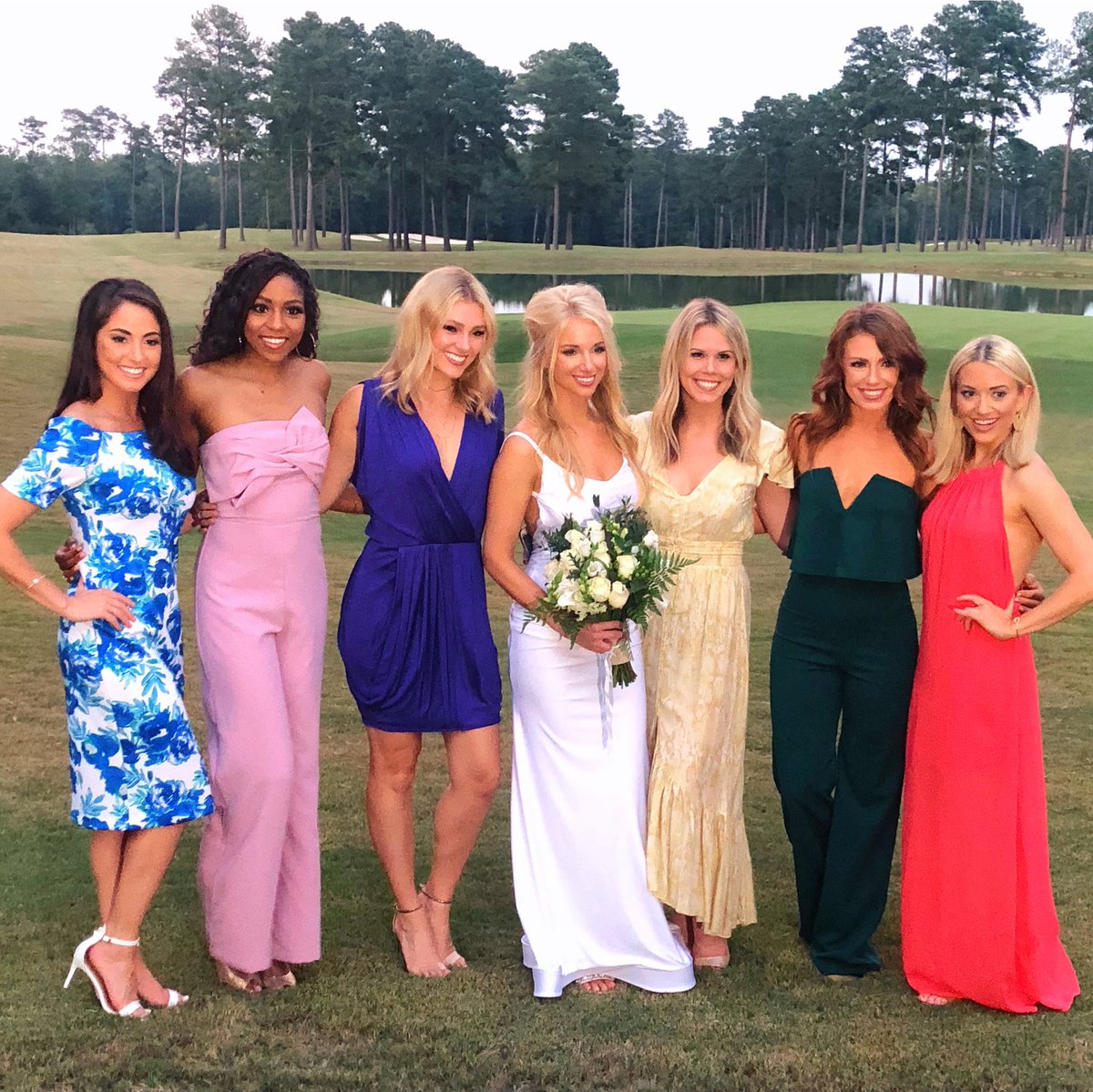 JohnsieLeigh's tweet photo. Have you ever seen a more perfect bride?! Our beautiful sister is MARRIED! Congratulations Jamie Lynn & Daniel! ♥️ #JoiningJohnson #TTC4L https://t.co/LtF1ctUzub