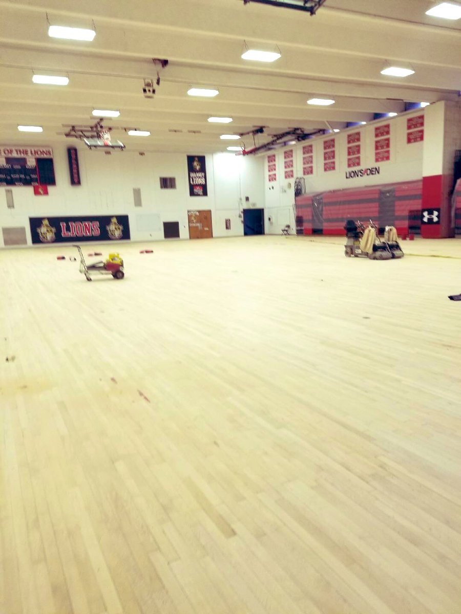New look for the Lion’s Den just in time for Volleyball and Badminton!
Huge thanks to John Kelly, <a href="/BCPSAthletics/">BCPS Athletics</a> and Steve Brown with Miller Sports Construction!
<a href="/DHS_SALB/">Lions Den</a> <a href="/DulaneyHigh/">Dulaney High School</a> <a href="/DulaneyPTSA/">Dulaney PTSA</a> <a href="/DHS_ROAR/">DHS_ROAR</a>