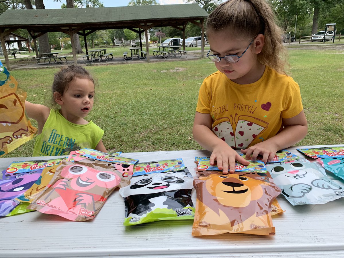 TheGiGiandKaiS1's tweet photo. New #RandomActsOfKIDNESS video soon. We surprised a few kids and had a great time #playing and blowing #bubbles with everyone who participated. #summer #kids #fun #sharing #park @GoldsboroParksR @ncgoldsboro https://t.co/lOcFvD2NI5
