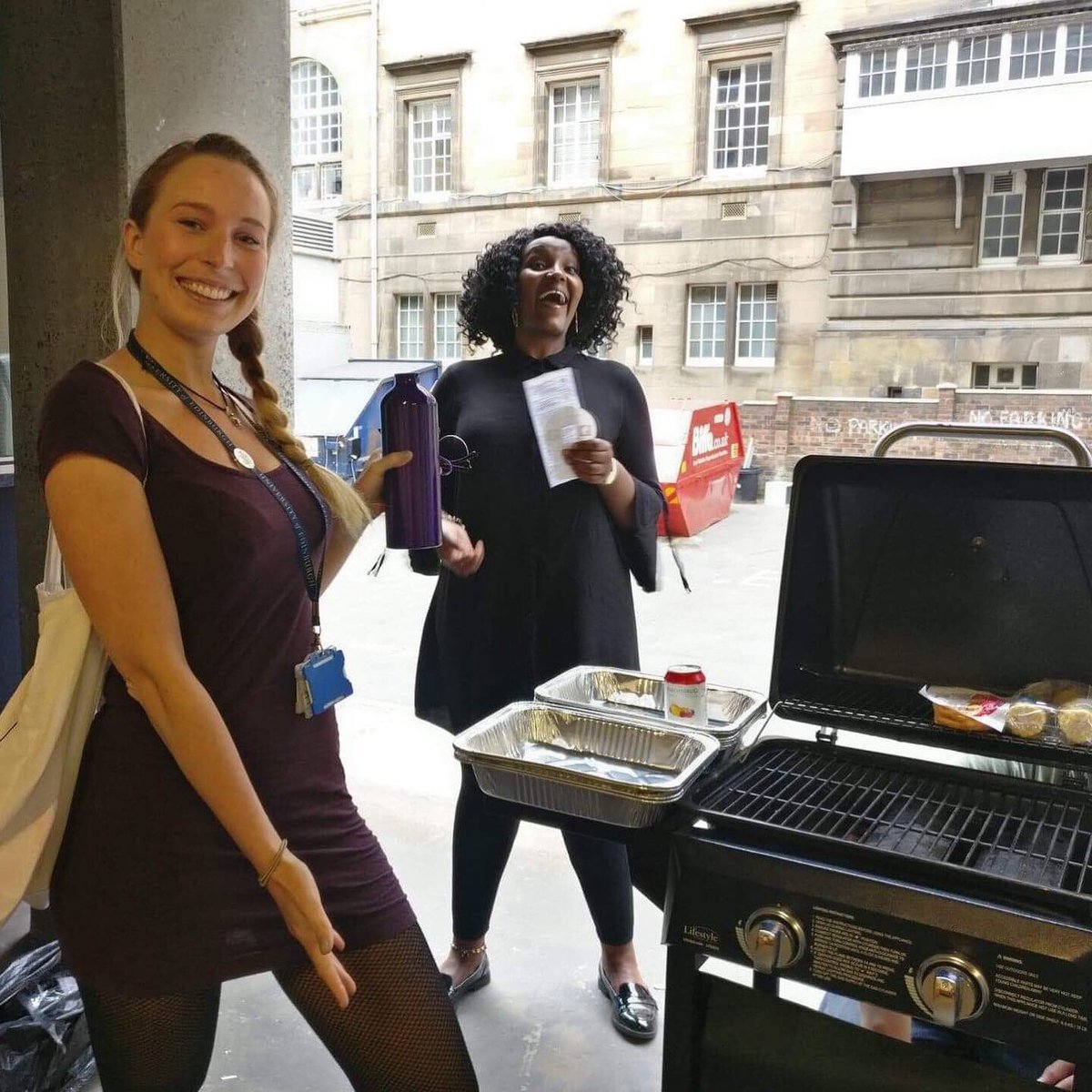 EdBMPGS's tweet photo. Wonder how to BBQ in #edinburgh when it rains? βοΈ all you need is teamwork & a big umbrella! πͺ Looking forward to seeing you at our upcoming events in August.
π13.8. Cake & Coffee Peer Drop in π§
π24.8. BMPGS Zoo Trip π¦
@bmtoEdUni @EdinburghUni #PostgradCommunity https://t.co/oHu548IBMr
