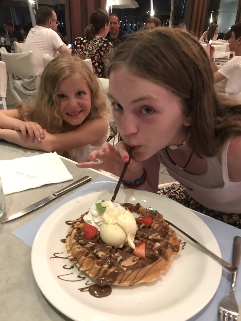 PanseyPotter's tweet photo. #Melindi’s amazing dessert .... https://t.co/0a3sPUzpTU