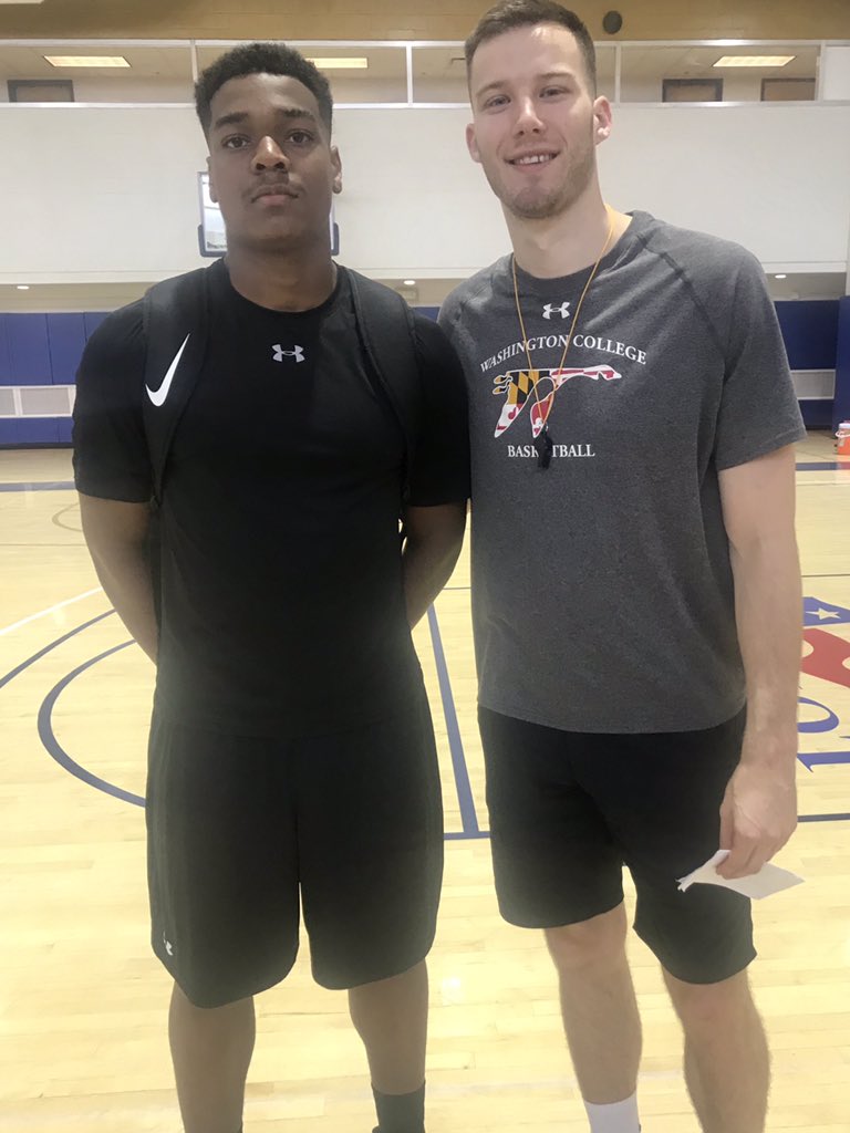 md3d2020's tweet photo. Great to see @C_Joyce42 @NavyBasketball overnight Elite Camp helping our Red team SF @JordanOates3 Friday & Saturday. Great young Assistant Coach @ShoremenBball. @atholton_bball, #EdDeChellis, @coachemdavis9, @goodyhoops, #MD3D, @AyalewAdam, @ColbyGHoops https://t.co/rUsVsSsYiD
