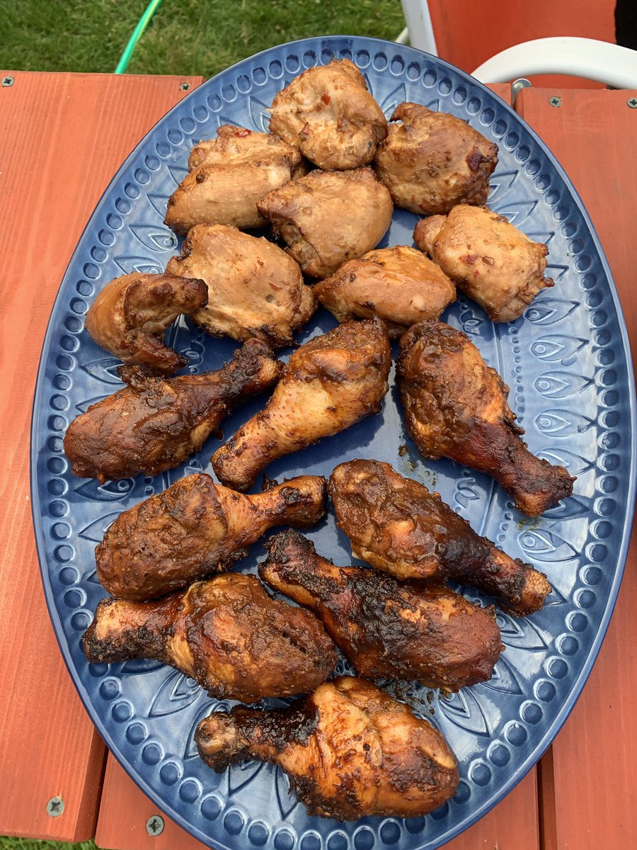 Busy weekend spent with lovely visitors. They were treated to cola hot wings, smoked drumsticks &amp; mai thai thighs from @CardiffButcher with rubs/marinades from the fab girls <a href="/hangfirebbq/">Hang Fire®</a> (sides were sure fire slaw &amp; maque Choux) yum! Credit to check @Matthew_D_Clark 😋😋😋