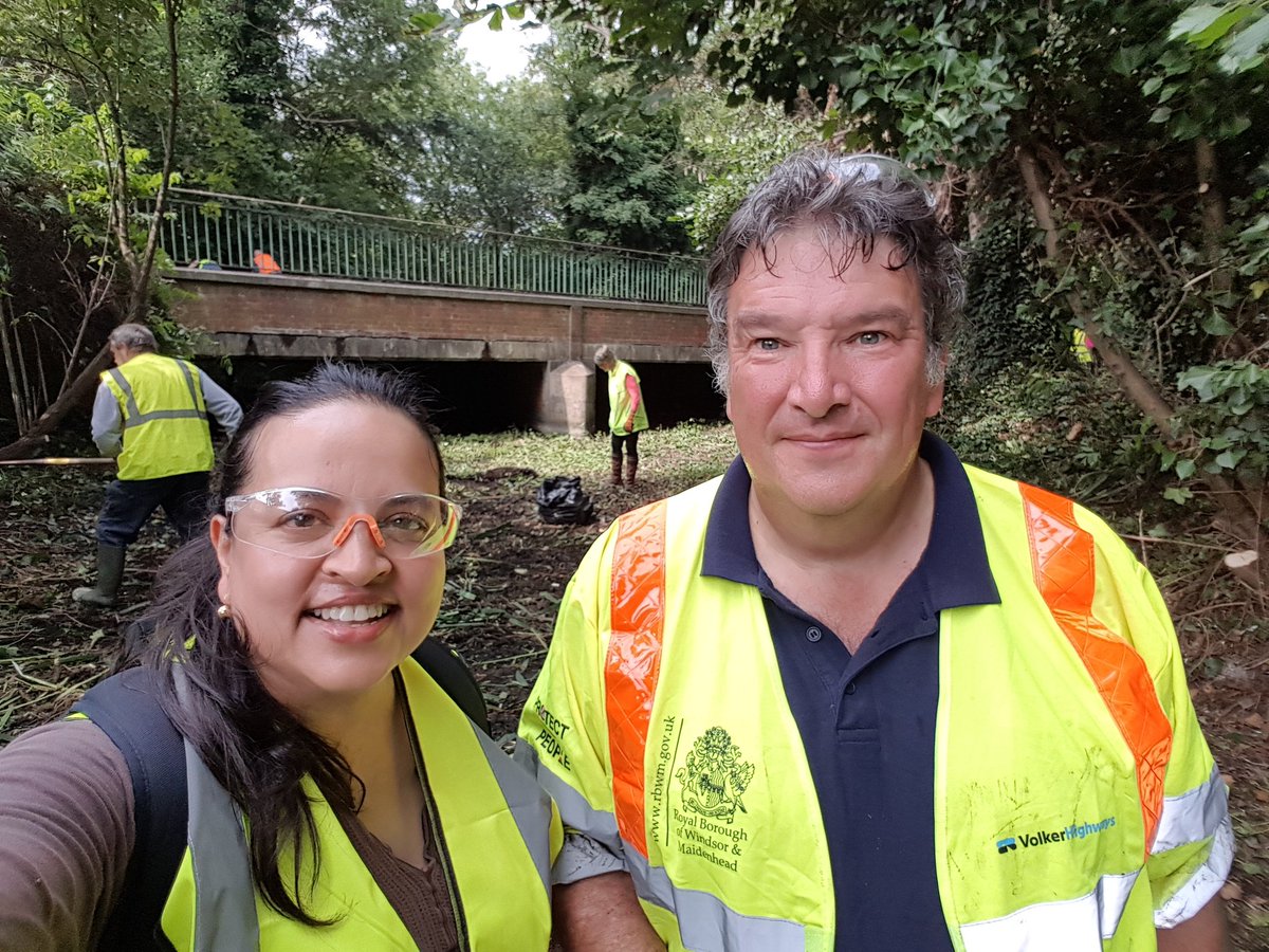 <a href="/DHWTories/">Datchet, Horton & Wraysbury Tories</a> in #Wraysbury with the #BigSplashCleanUp - an amazing #community event &amp; the culmination of months of prep by the DRAG Group 👏🙌💪- using funding from <a href="/RBWM/">RBWM</a> 😆😎

<a href="/WindsorTories/">WindsorTories</a> @RBWMTories <a href="/Conservatives/">Conservatives</a>