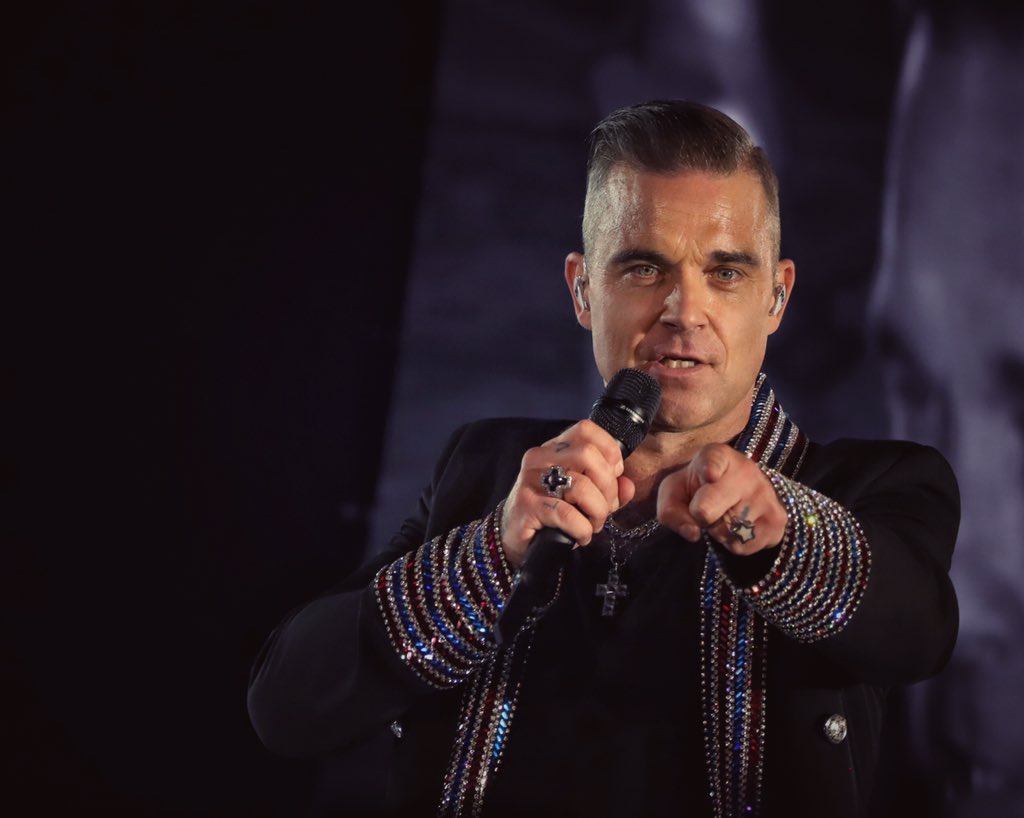 pandutzu's tweet image. Thank you, @robbiewilliams for an amazing show at @UntoldFestival #UntoldMagic