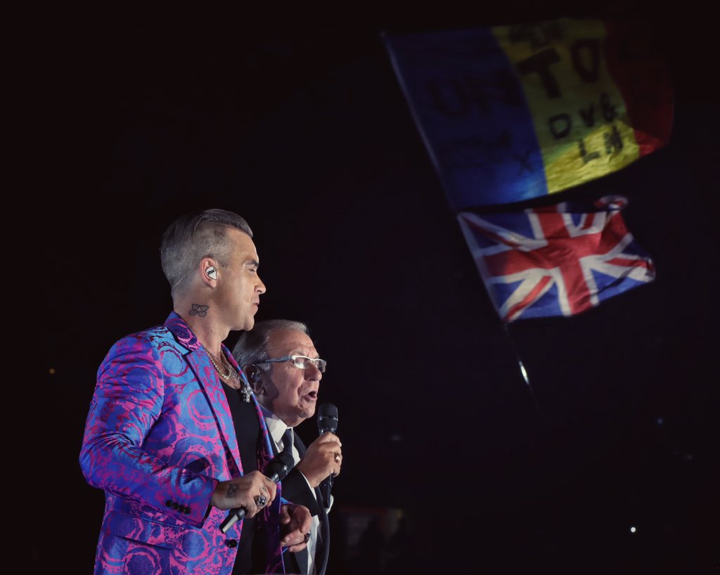 pandutzu's tweet image. Thank you, @robbiewilliams for an amazing show at @UntoldFestival #UntoldMagic
