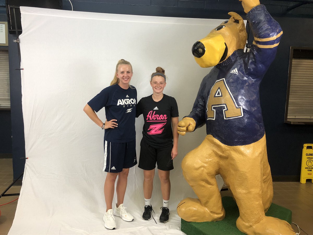 EmmaFischer_11's tweet photo. Had a great workout at the @ZipsWBB elite camp. Thank you @CoachJackson21 and @BrooklynRTaylor for a great experience. https://t.co/5BGfNCPoJR