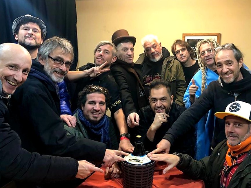 gastonbernardou's tweet image. Todos para uno!! @LADecadentes