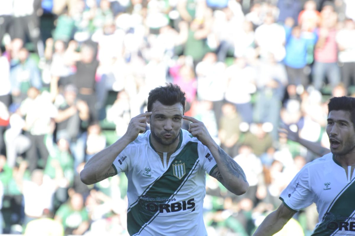 CAB_oficial's tweet photo. 👉🏼😄👈🏼

#JugamosTodos 💚 #VamosBanfield https://t.co/jIVeyPn90S