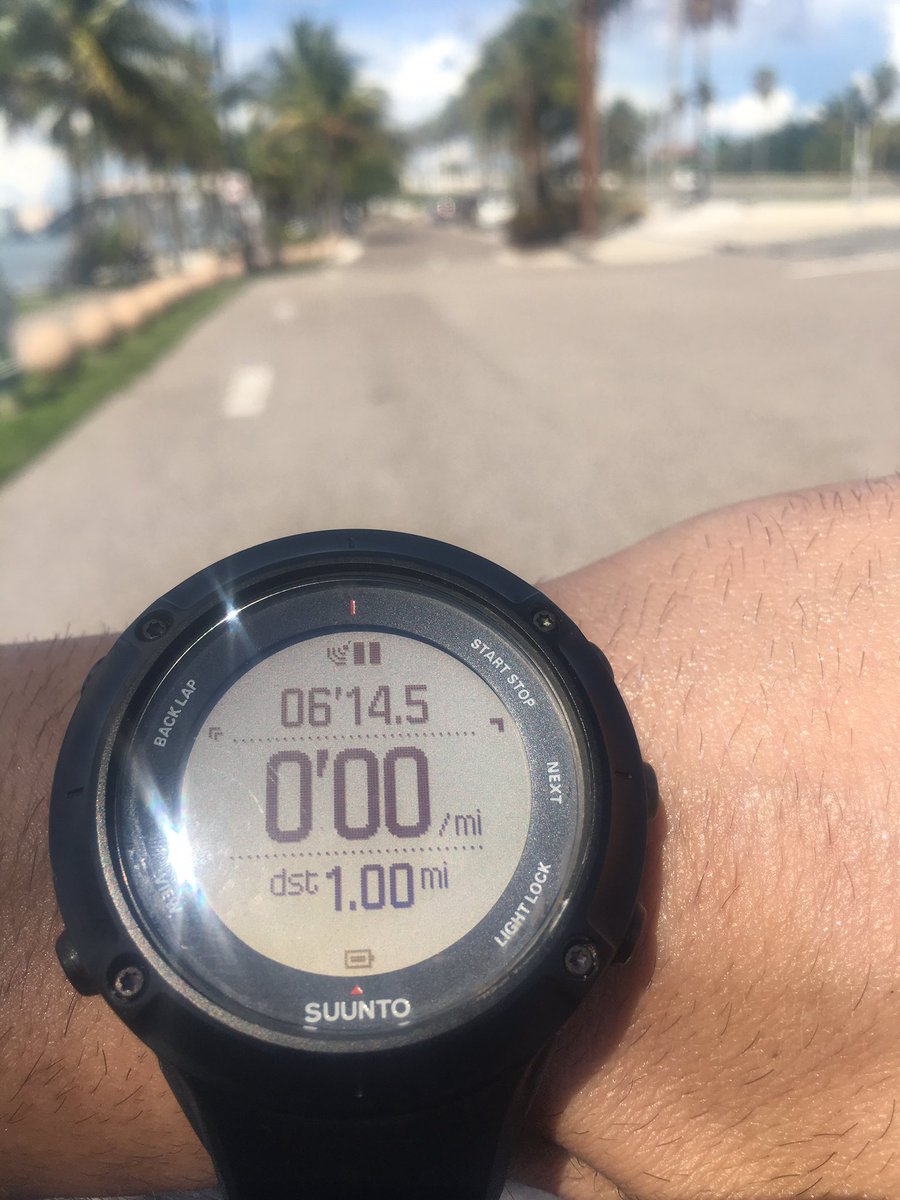jonsimos's tweet photo. Getting ready for these upcoming obstacle course races 📆 I Got my new personal record running 🏃🏽 in the oven ☀️ over the ringling bridge 🌉!-
•
Average of 7.3 mph / max 11.5 mph for a time of 6 min and 14 seconds 🕒-
• https://t.co/2GcFLz3JnU