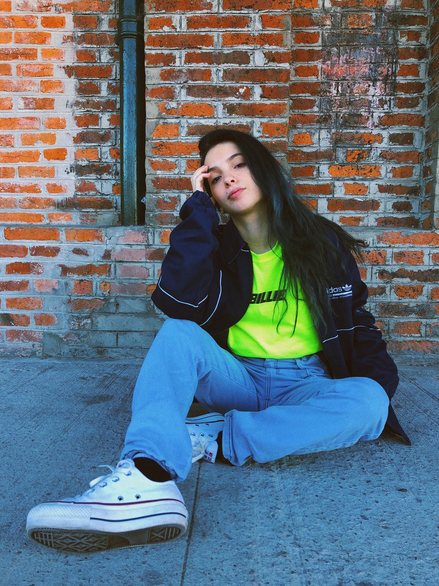 AngieVelasco08's tweet photo. billie🕷 https://t.co/YfGm9cZl9b