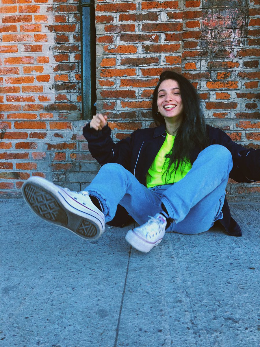 AngieVelasco08's tweet photo. billie🕷 https://t.co/YfGm9cZl9b