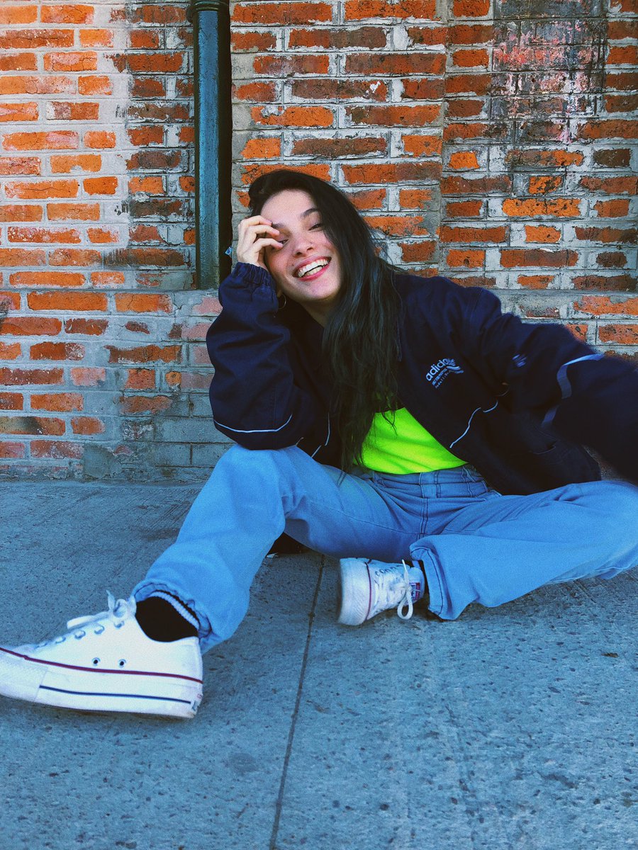 AngieVelasco08's tweet photo. billie🕷 https://t.co/YfGm9cZl9b