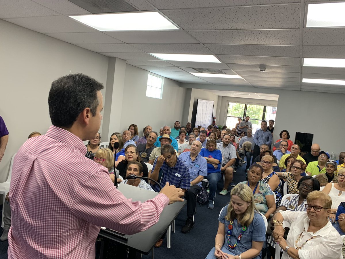 RepJorgeNavarro's tweet photo. Participando en la reunión del Comité Central Municipal de SJ junto a @Miguel_Romero_ donde el apoyo a la permanencia de Pierluisi en la Gobernación fue absoluta. https://t.co/6Pp3VbqKNt