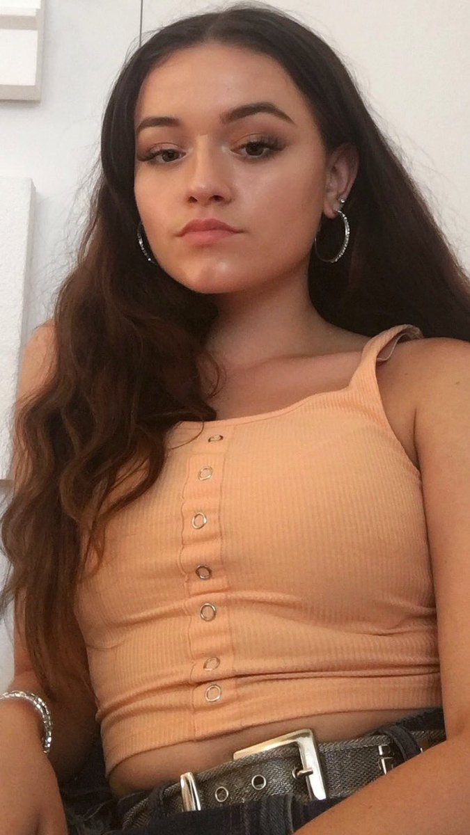 EmMiddlemasFan's tweet photo. I think @emilymiddlemas_ would like our 💕. Like this tweet to send your love and support 💝 https://t.co/72TfImHBAp