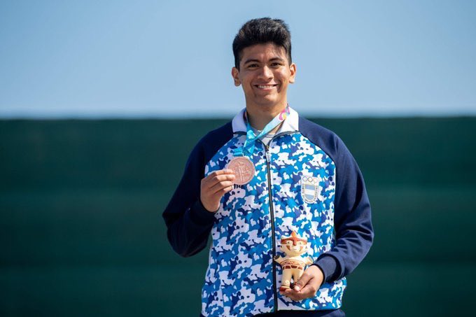 dalmaciomera's tweet photo. Felicitaciones para Julián Gutiérrez y Fernanda Russo por la medalla dorada!!! 🥇 Gran logro del equipo argentino de tiro en los #Panamericanos2019. Nada más que orgullo para Catamarca!!
Vamos Argentina! Vamos Julian! 🎉 https://t.co/wQQzDmtpQx