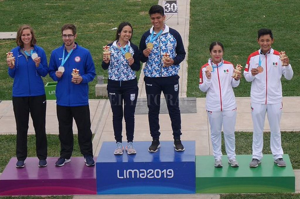 dalmaciomera's tweet photo. Felicitaciones para Julián Gutiérrez y Fernanda Russo por la medalla dorada!!! 🥇 Gran logro del equipo argentino de tiro en los #Panamericanos2019. Nada más que orgullo para Catamarca!!
Vamos Argentina! Vamos Julian! 🎉 https://t.co/wQQzDmtpQx