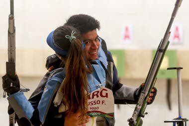 dalmaciomera's tweet photo. Felicitaciones para Julián Gutiérrez y Fernanda Russo por la medalla dorada!!! 🥇 Gran logro del equipo argentino de tiro en los #Panamericanos2019. Nada más que orgullo para Catamarca!!
Vamos Argentina! Vamos Julian! 🎉 https://t.co/wQQzDmtpQx