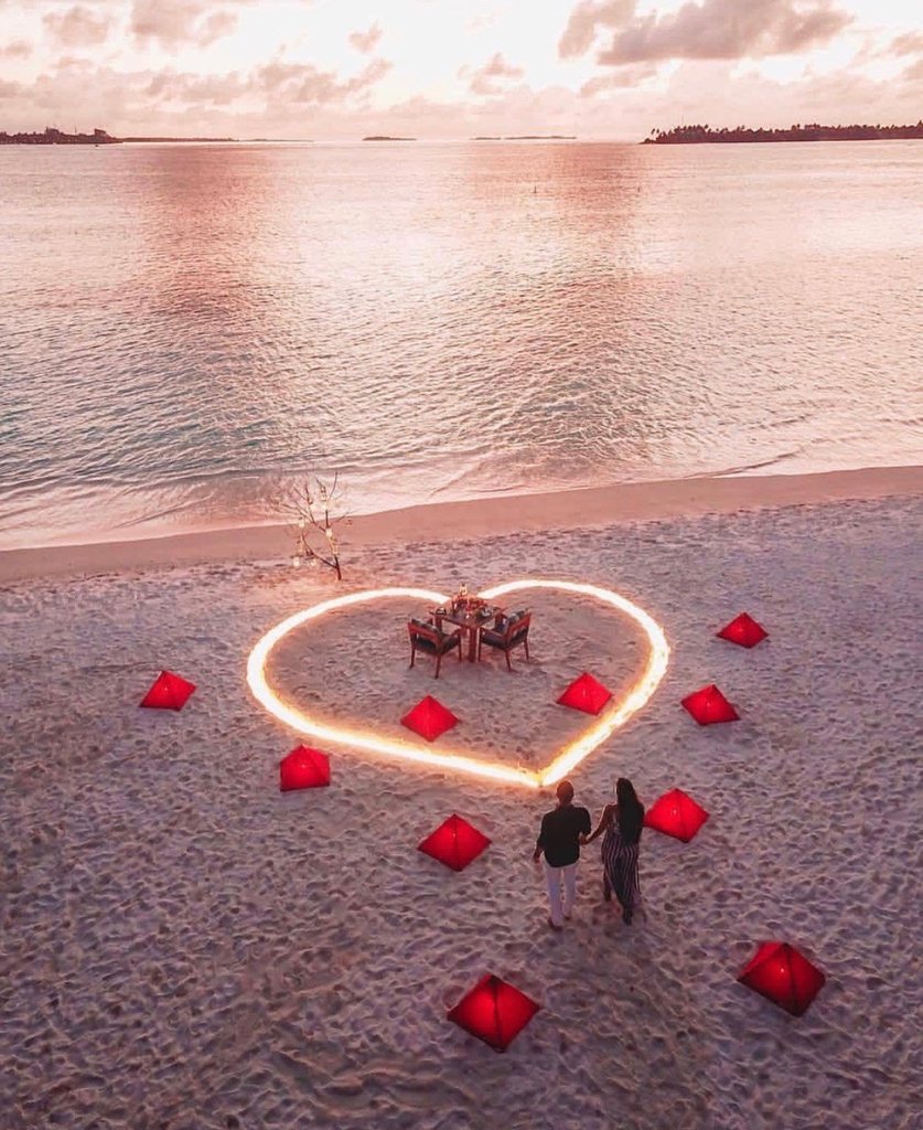 Zoosk's tweet photo. I like long romantic dinners on the beach. โค๏ธ
#dategoals #romantic #romanticspot #summer #summerromance #sunset https://t.co/AvITOtNDzb