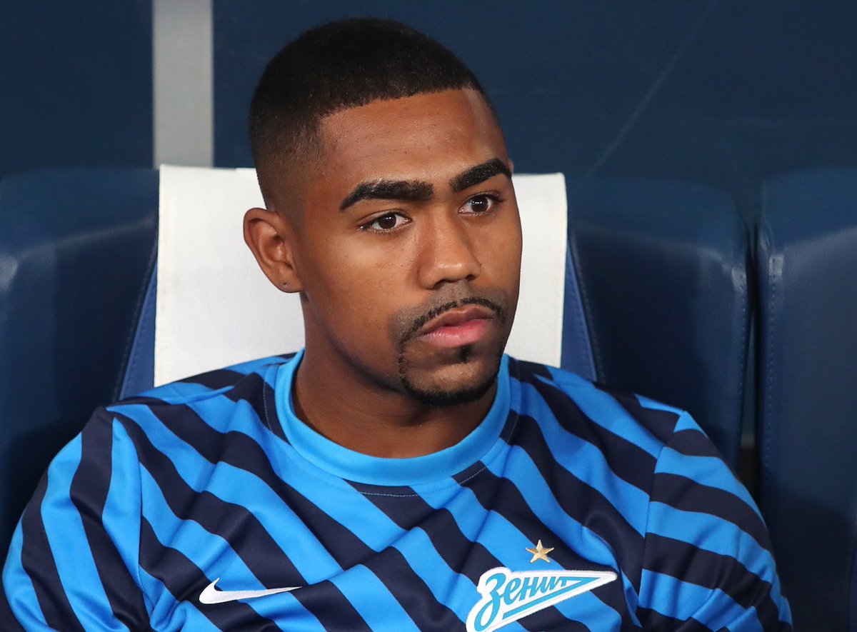 TommysDartsTips's tweet photo. Truly embarrassing from the Zenit fans. 

New signing Malcom made his debut for the club yesterday and was greeted by a racist banner addressed to the Zenit board for not respecting their traditions of not recruiting black players. https://t.co/3U2lX34emC