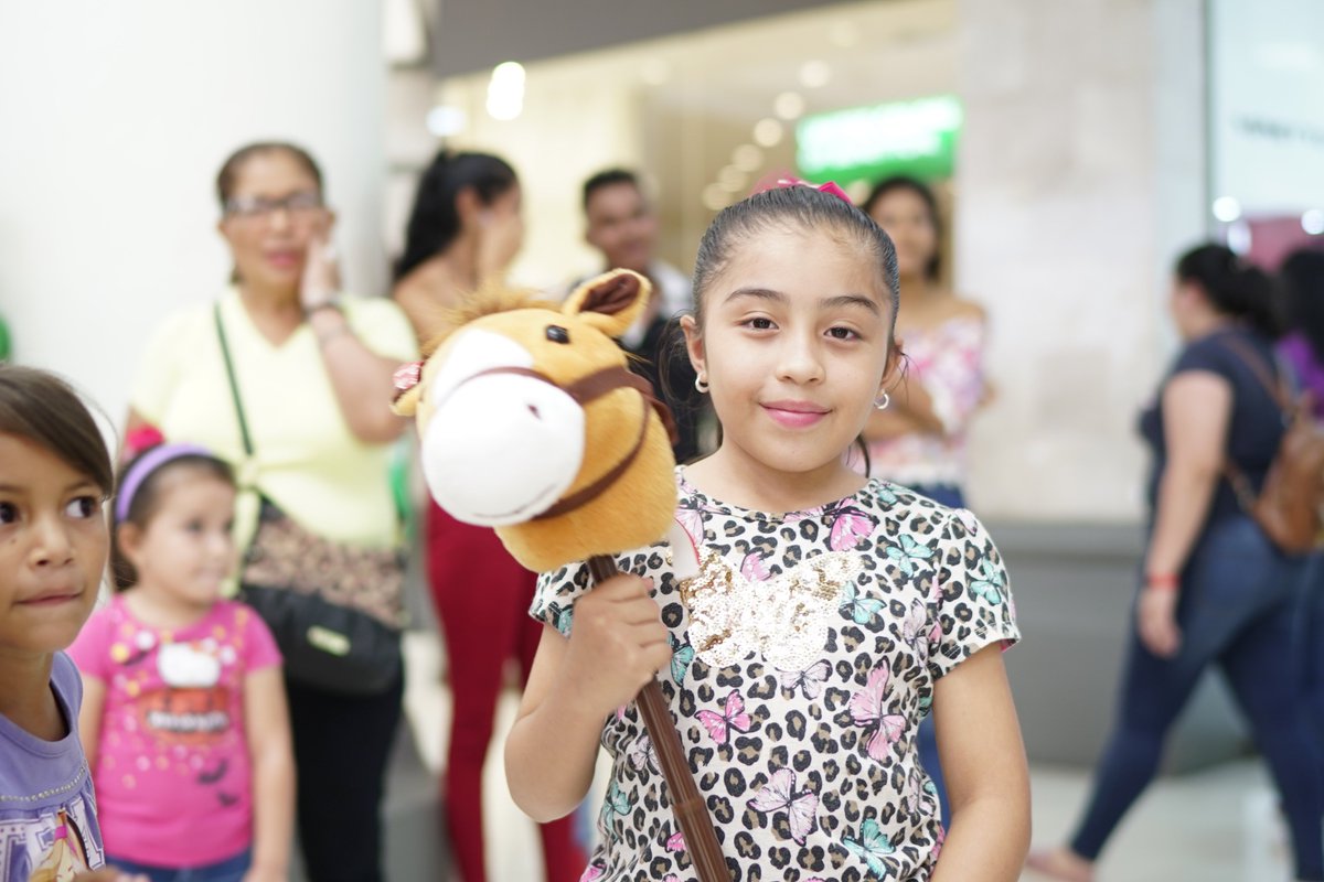 MetrocentroNic's tweet photo. El día de ayer nuestros visitantes disfrutaron de una feria agostina muy especial 🤠🐎 en donde se divirtieron a lo grande con nuestros juegos y sobre todo el toro mecánico. ♉️ https://t.co/b7eVUZO8MO