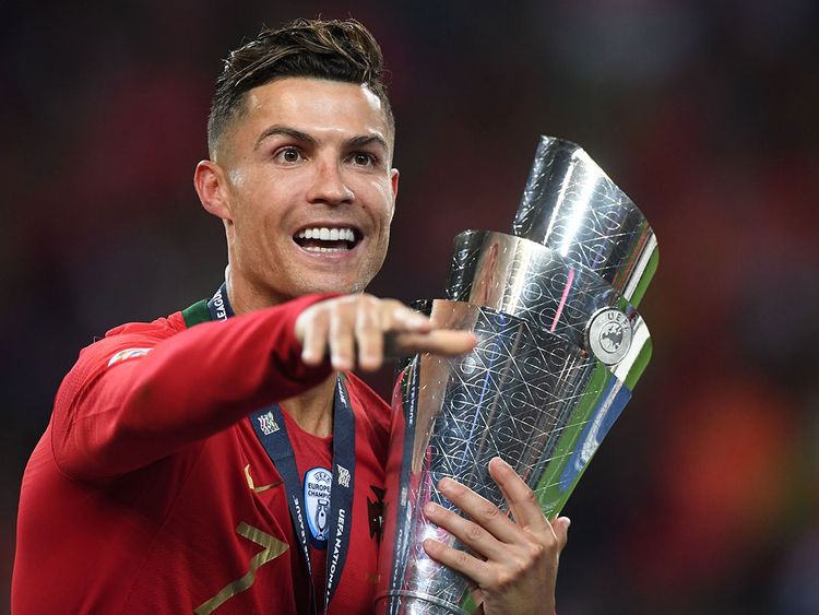 mundodabola's tweet photo. “É difícil superar quem nunca desiste.”

— Cristiano Ronaldo https://t.co/2lAYWiXcGD