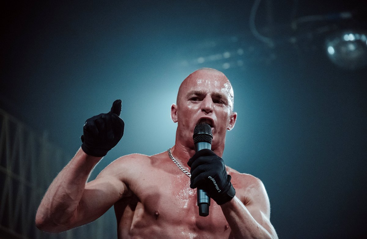 ThisIs_Progress's tweet image. "Year after year, month after month, you idiots overlook me"
You demanded it, so here's that incredible Paul Robinson promo IN FULL: youtu.be/ujTy3XS4jKA
📷@RobBrazierPhoto 
#Chapter93 #CheerUpJuice