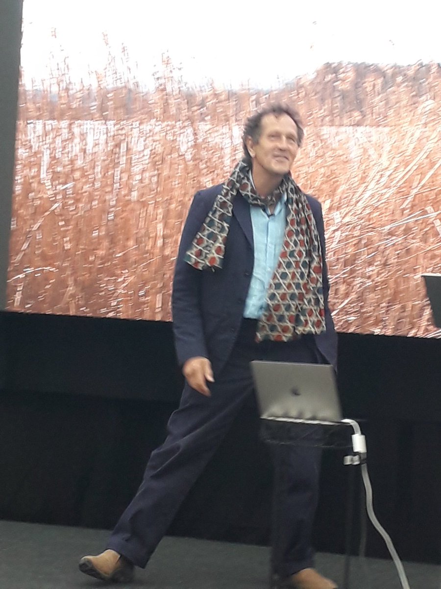 dasdf's tweet photo. Himself! @TheMontyDon @ArboretumGC https://t.co/r2j2aYf580
