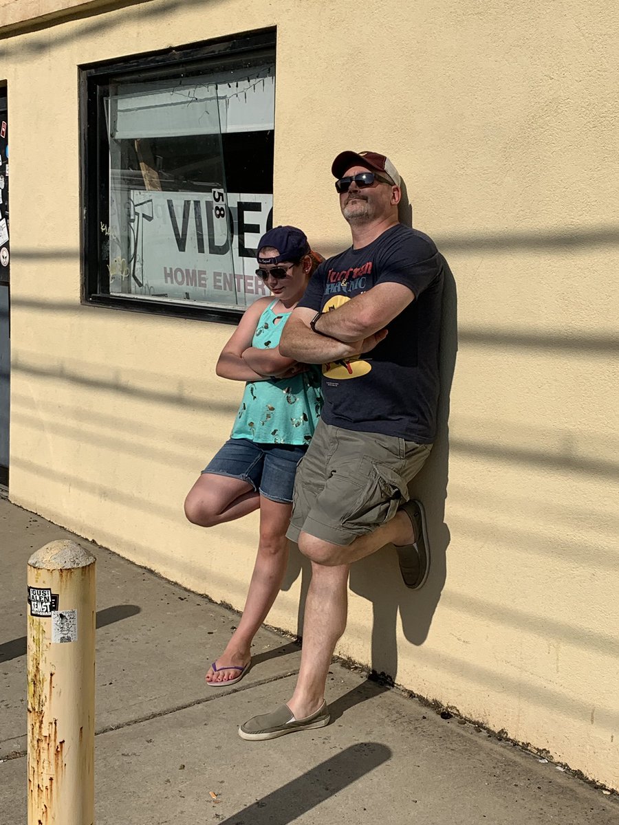 ChrisDavis_37's tweet image. Training the younger generation right. @ThatKevinSmith #quickstop #clerks #rst