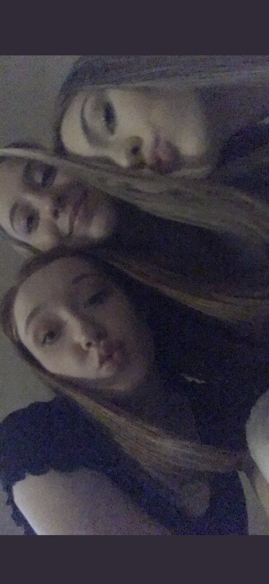 mollydoughertyy's tweet photo. happy birthday mary litttt!!!! love u sm my delta sonic queen, i hope u have the best day hang soon!!💘 @mlbeyer https://t.co/80iEmDqH65