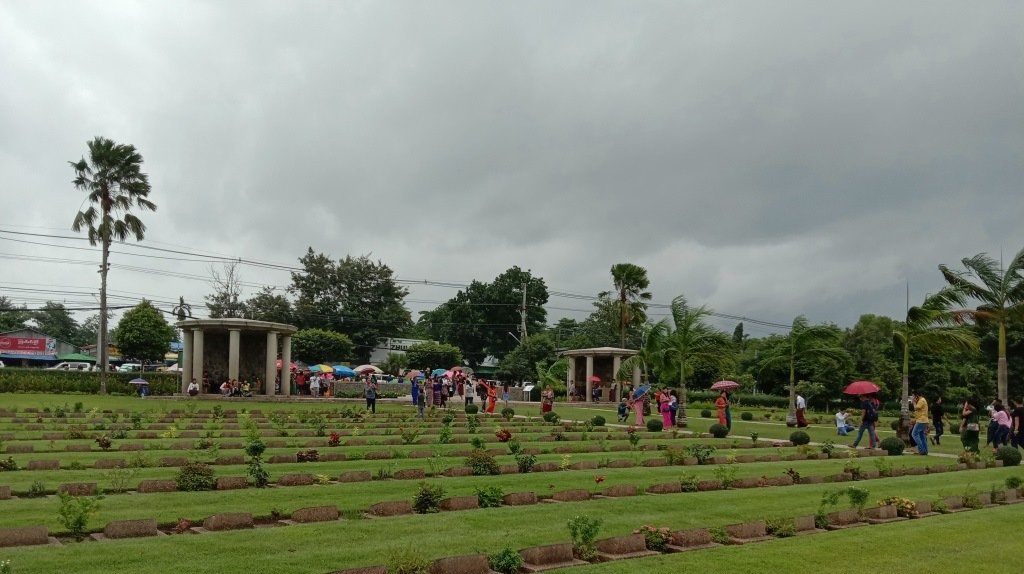 ThetMon8's tweet photo. Taukkyan War Cemetery weekends in rainy season. https://t.co/6HVJ6UMduw