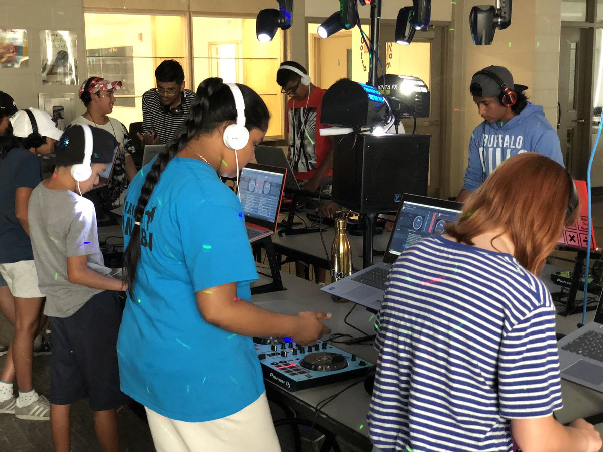 gocreateittoday's tweet photo. 👀and👂🏽our SPIN on MATH.
#DJLife #Excite #Educate #Empower #Learn #DJProgram #SeeTheMath #HearTheMath #FeelTheMath #TheMission #Mathematics #Algebra #Learning #Pedagogy #DJ #BPMsupreme #StyleFlip #PioneerDJ #MathThruMusic https://t.co/Oeg7P94Lth