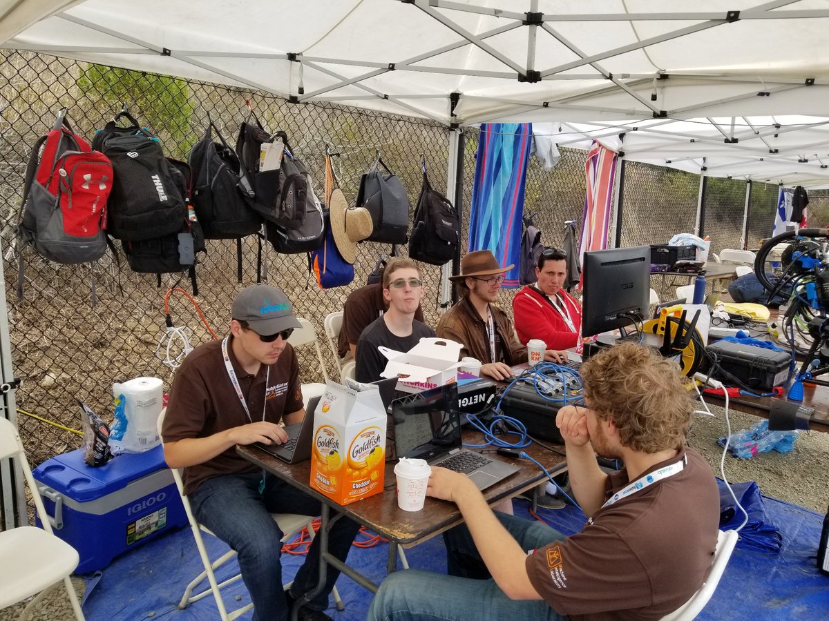Picked up a MIL alumnus late Friday (Anthony, gray shirt, looking at the camera with food in his mouth). Last chance to make the finals is at 10:40am. Go SubjuGator! <a href="/UFWertheim/">UF Engineering</a> <a href="/ECEflorida/">ECE Florida</a> <a href="/uflmae/">UF MAE</a> <a href="/UFCISE/">UF Computer & Information Science & Engineering</a> @AUVSIFoundation