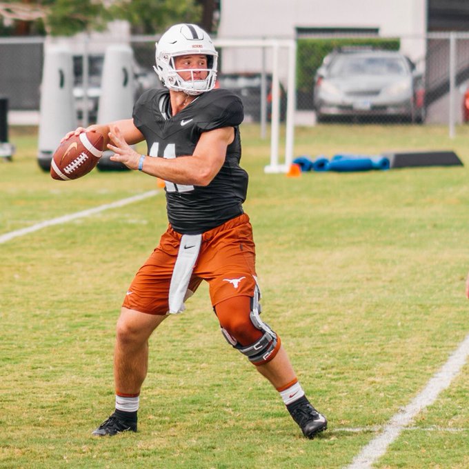 EBJGb8HW4AYPxVD?format=jpg&name=small