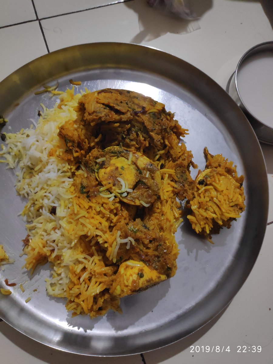 Akshay718's tweet photo. Ordered "Shahi Veg Briyani" from "PK Biryani House" Vanaz Kothrud from @swiggy_in they delivered me an "Egg Briyani" and I am a Pure Vegetarian.  This is a totally ridiculous thing @swiggy_in want you people to take some action on the Resturant Order Number - #480108336699 https://t.co/s1YrhbEIFy