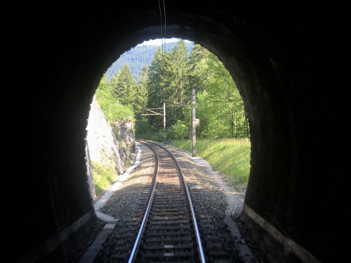 AndreasWiede's tweet image. By train via the #Arlberg line in Austria and along #Walensee in Switzerland with @unsereOEBB #Eurocity #Transalpin #Pano