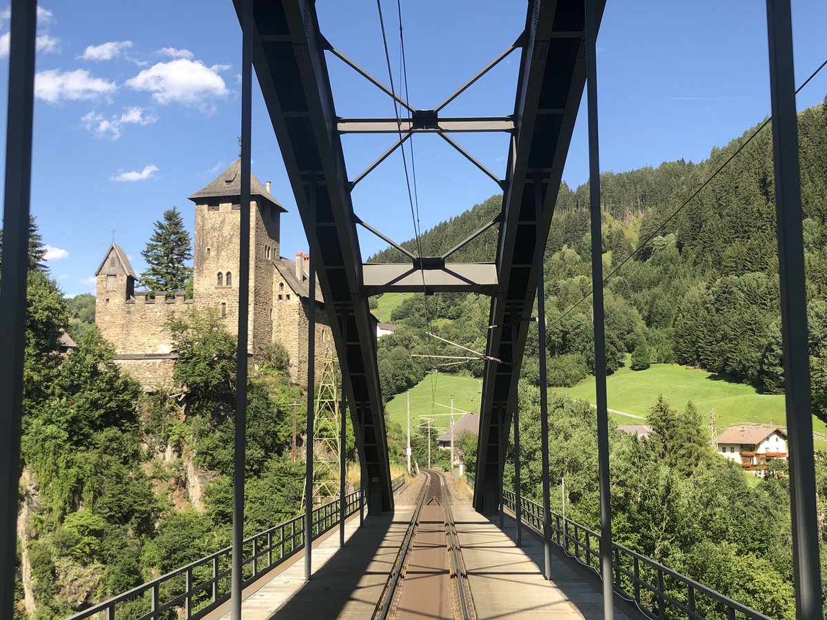 AndreasWiede's tweet image. By train via the #Arlberg line in Austria and along #Walensee in Switzerland with @unsereOEBB #Eurocity #Transalpin #Pano