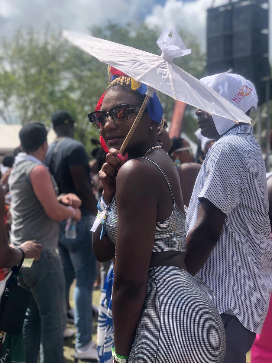 silvinoedward's tweet photo. Mientras tanto...Pin en Barbados para el carnaval #CropOver #NoCrewLeftBehind #VisitBarbados ๐ง๐ง๐ https://t.co/pREe4K8U0y