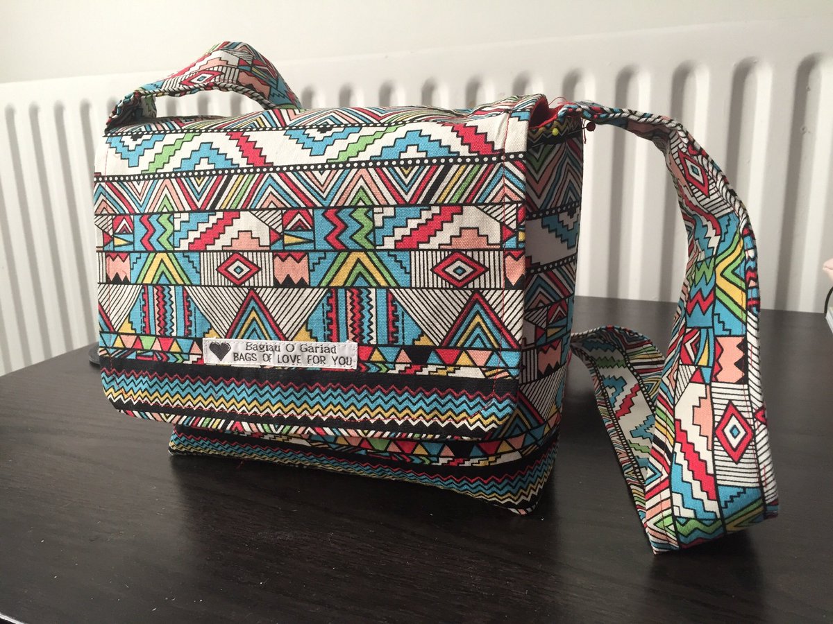 BGariad's tweet photo. #funkybag @TheoPaphitis #sbs we can make any bag you like. Keep your 👀 peeled next Sunday for a new design. We don’t have a web site but we do use Facebook. Always remember https://t.co/uEasEQZ6Gh bags are #plasticfree #helptheplanetsurvive #reuse #recycle #funbags #uniquetome https://t.co/LiIwYBnnw8