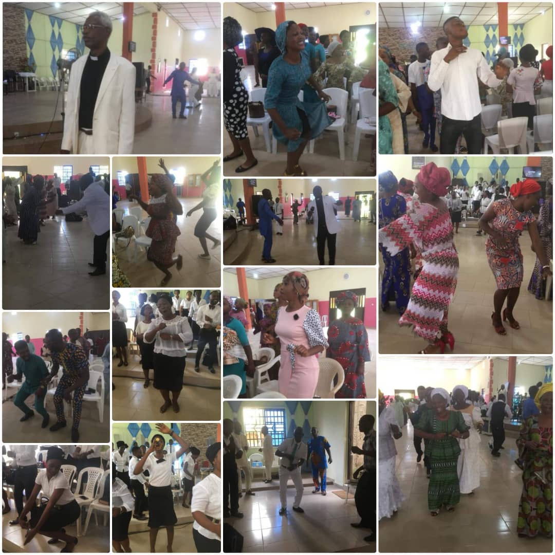 c_ekiti's tweet photo. In the place of praise, you need to lose your decorum so that God can decorate and bless you. Welcome to your week of good news. https://t.co/f848SULVFE