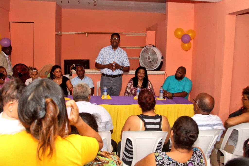 alfredomsde's tweet photo. Hoy sostuvimos reuniones con dirigentes y comunitarios en Los Frailes 1ro y 2do, respectivamente, quienes apoyan nuestro proyecto.

 ➕ Bienestar para nuestro municipio.

➕ Desarrollo de nuestros ciudadanos.

#AlfredoSigaTrabajando.

Alfredo es #LoMejorParaLaGente https://t.co/HpaRDimoEb