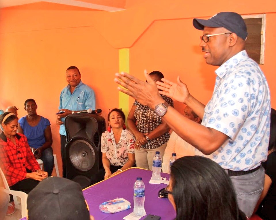 alfredomsde's tweet photo. Hoy sostuvimos reuniones con dirigentes y comunitarios en Los Frailes 1ro y 2do, respectivamente, quienes apoyan nuestro proyecto.

 ➕ Bienestar para nuestro municipio.

➕ Desarrollo de nuestros ciudadanos.

#AlfredoSigaTrabajando.

Alfredo es #LoMejorParaLaGente https://t.co/HpaRDimoEb