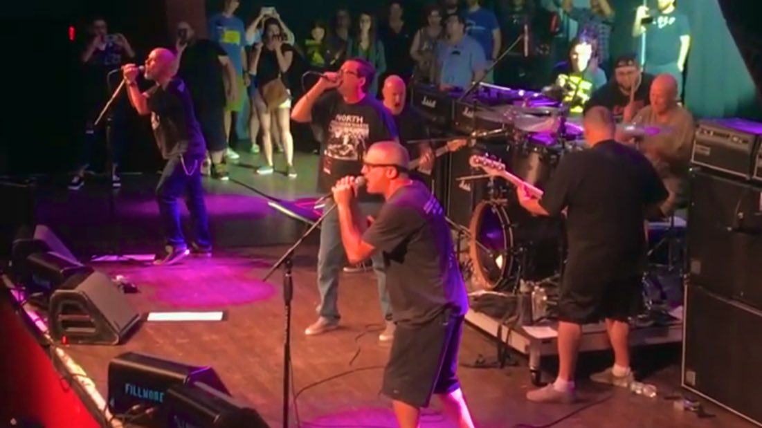 d_Tez56's tweet photo. YouTube 🐇 🕳= 
 
Uncle Dez &amp; Robo with @descendents 

| | | | 

(Vin &amp; Myself as well)
#blackflag #Julio #Dezo #Sixpack https://t.co/DEQLNpSDxw