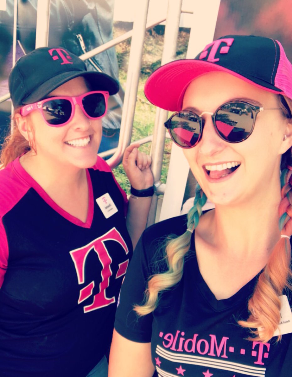 MagentaMelina's tweet photo. Come see ya gurls ๐ฏโโ๏ธโจ
#LarimerCountyFair
#Loveland #ColoRADo
#FirstAndFast https://t.co/RUNHyvB59X