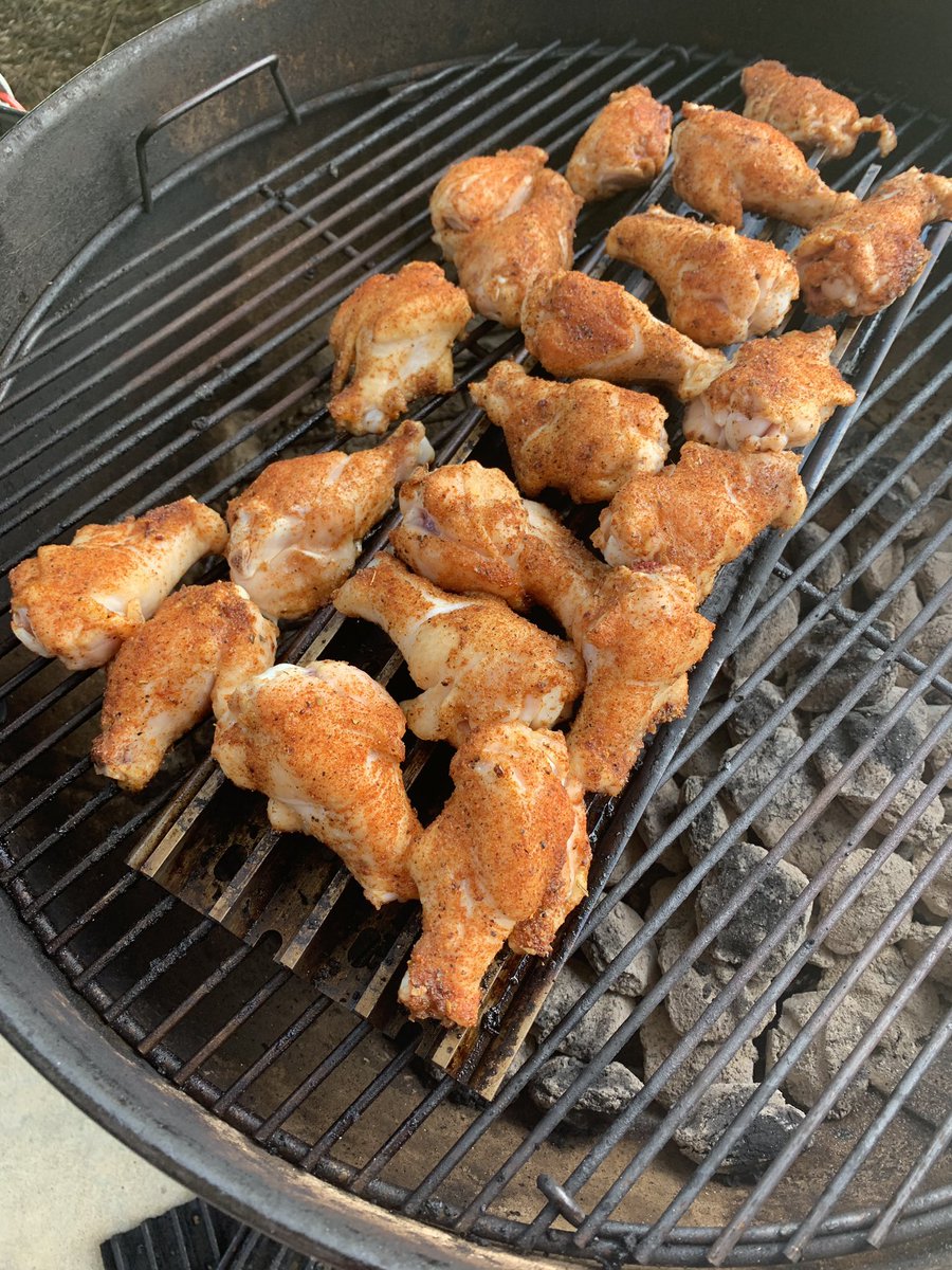 GrillinThyme's tweet photo. First a little hot dog lunch, chicken wing snack and smoked pork butt dinner. #ENCBBQ #thickcut #sowhatmykidlikesdogs #BBQLife #GDS #GrillGrates https://t.co/NzLRpPPfdW